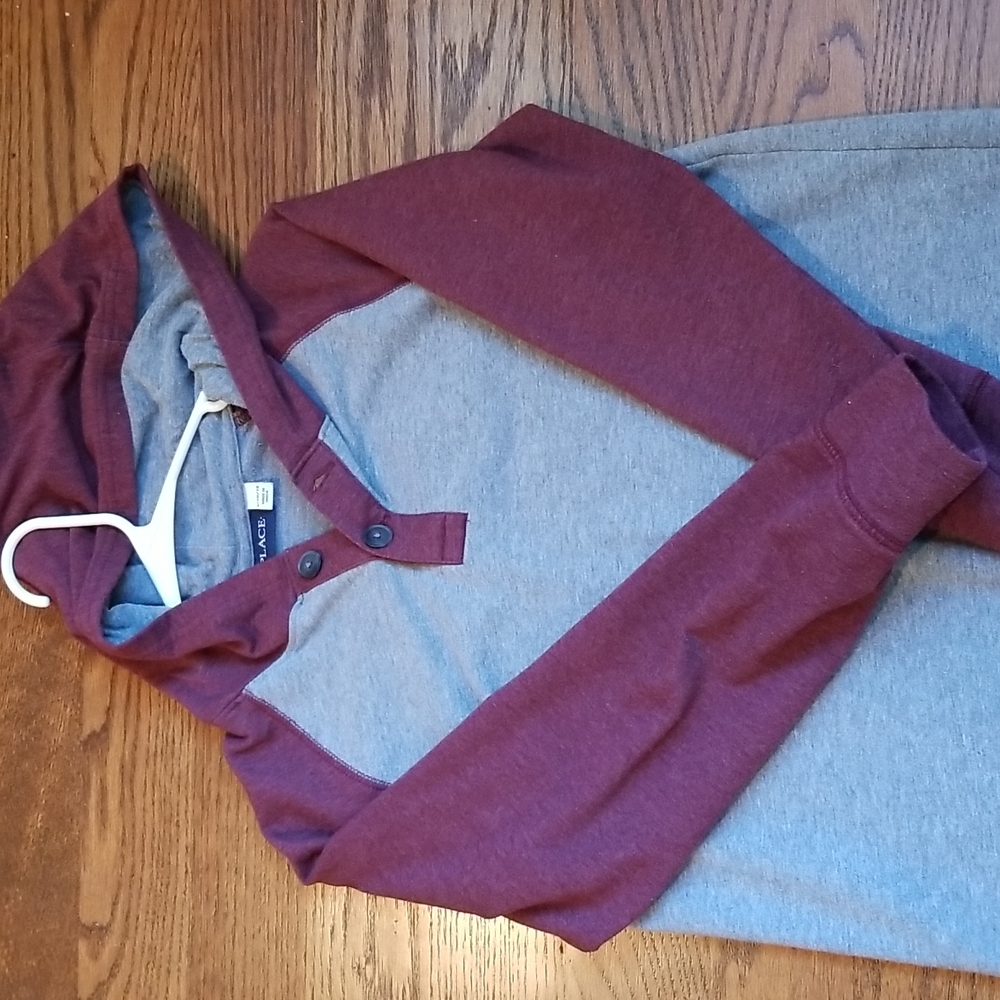 Boys size 10-12 med weight ls hoodie